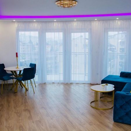 דובוי Grand Lux Apartment מראה חיצוני תמונה