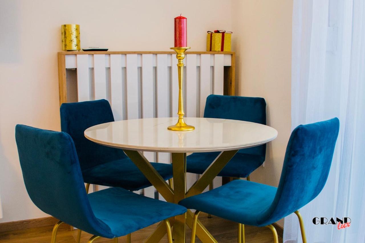 דובוי Grand Lux Apartment מראה חיצוני תמונה