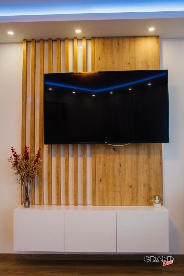 דובוי Grand Lux Apartment מראה חיצוני תמונה