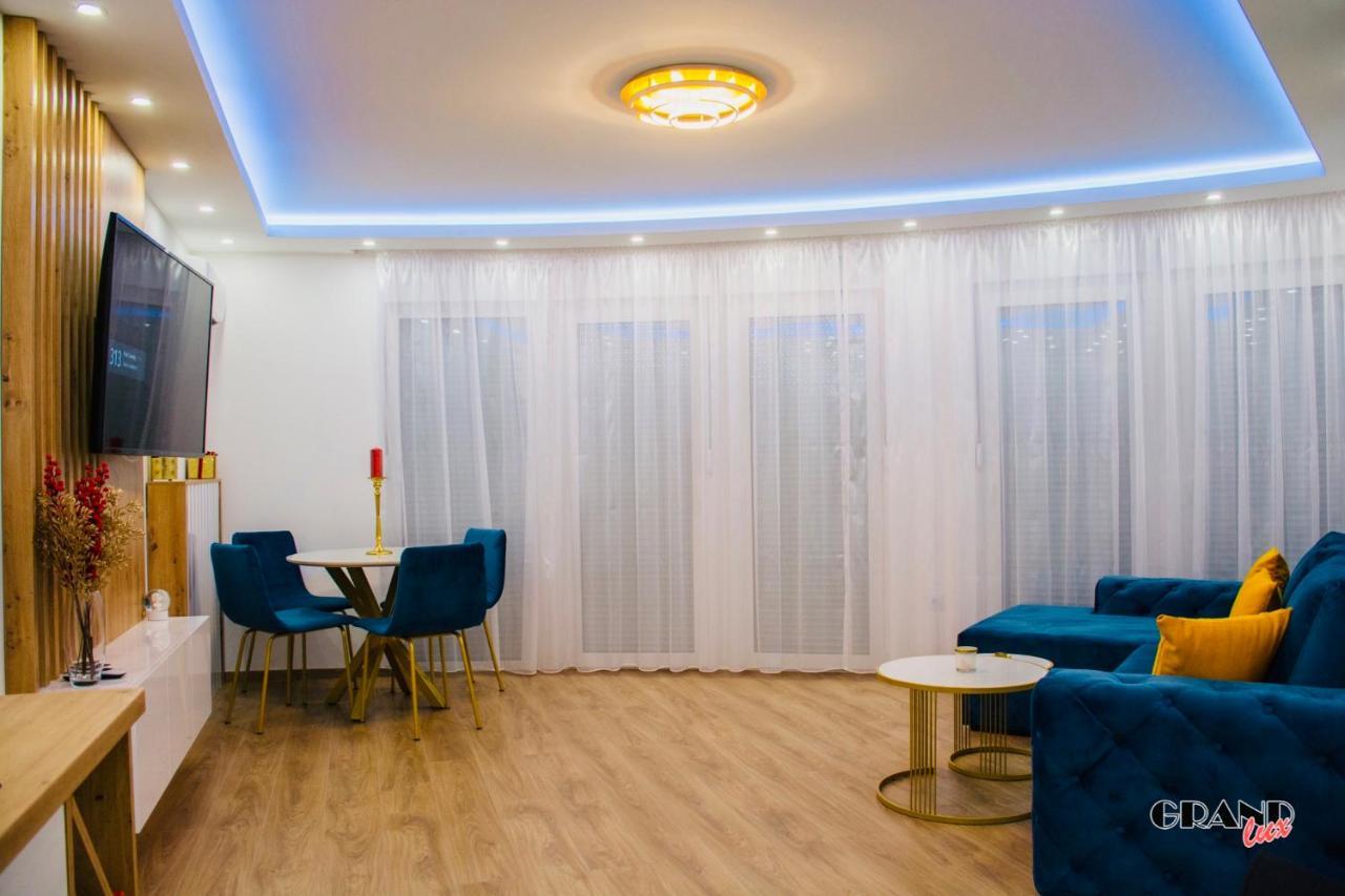 דובוי Grand Lux Apartment מראה חיצוני תמונה