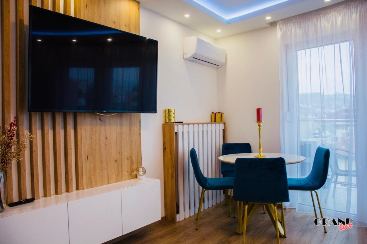 דובוי Grand Lux Apartment מראה חיצוני תמונה