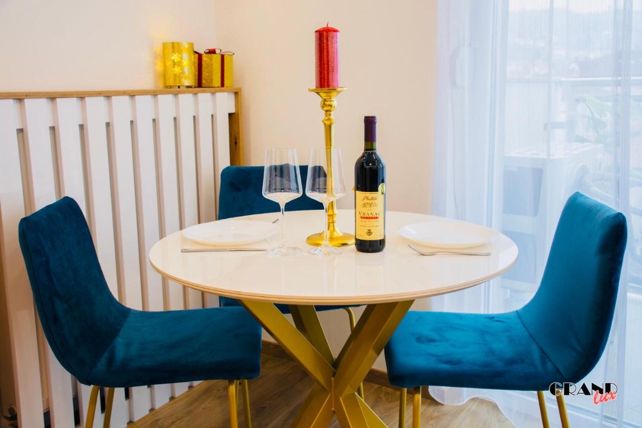 דובוי Grand Lux Apartment מראה חיצוני תמונה