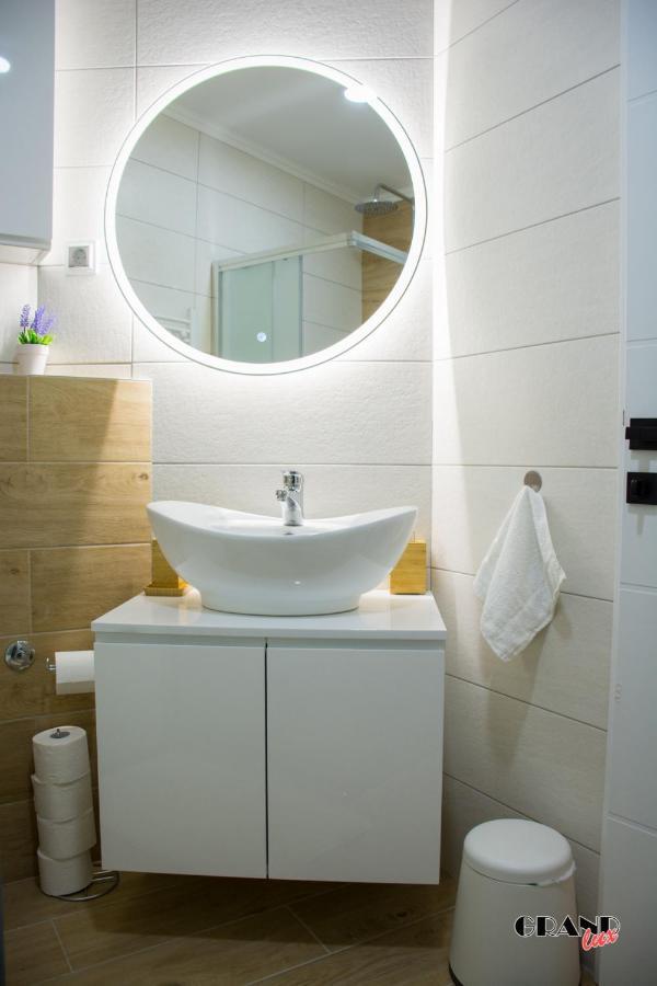 דובוי Grand Lux Apartment מראה חיצוני תמונה