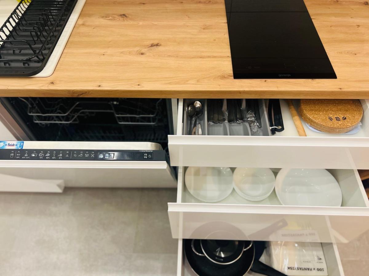 דובוי Grand Lux Apartment מראה חיצוני תמונה