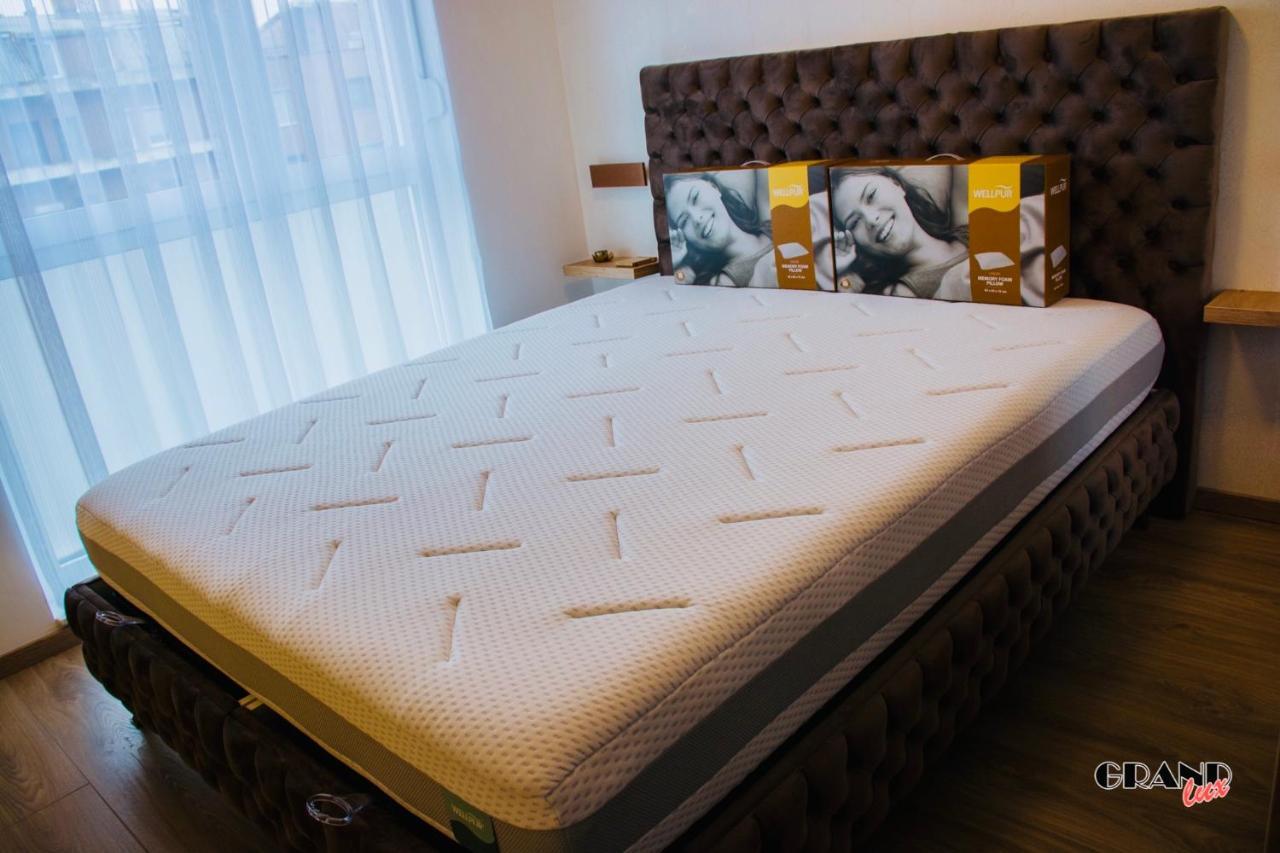 דובוי Grand Lux Apartment מראה חיצוני תמונה